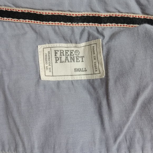 Free Planet button down shirt Size Small - Picture 9 of 11
